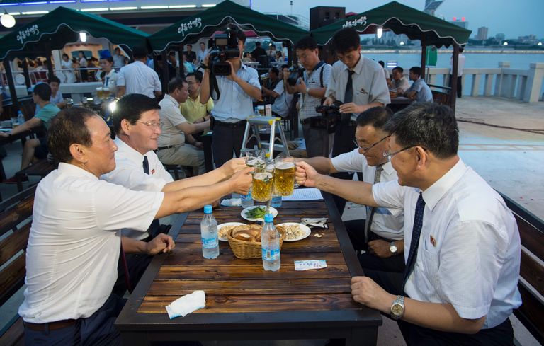 Põhja-Korea Pyongyangi Taedonggangi õllefestival