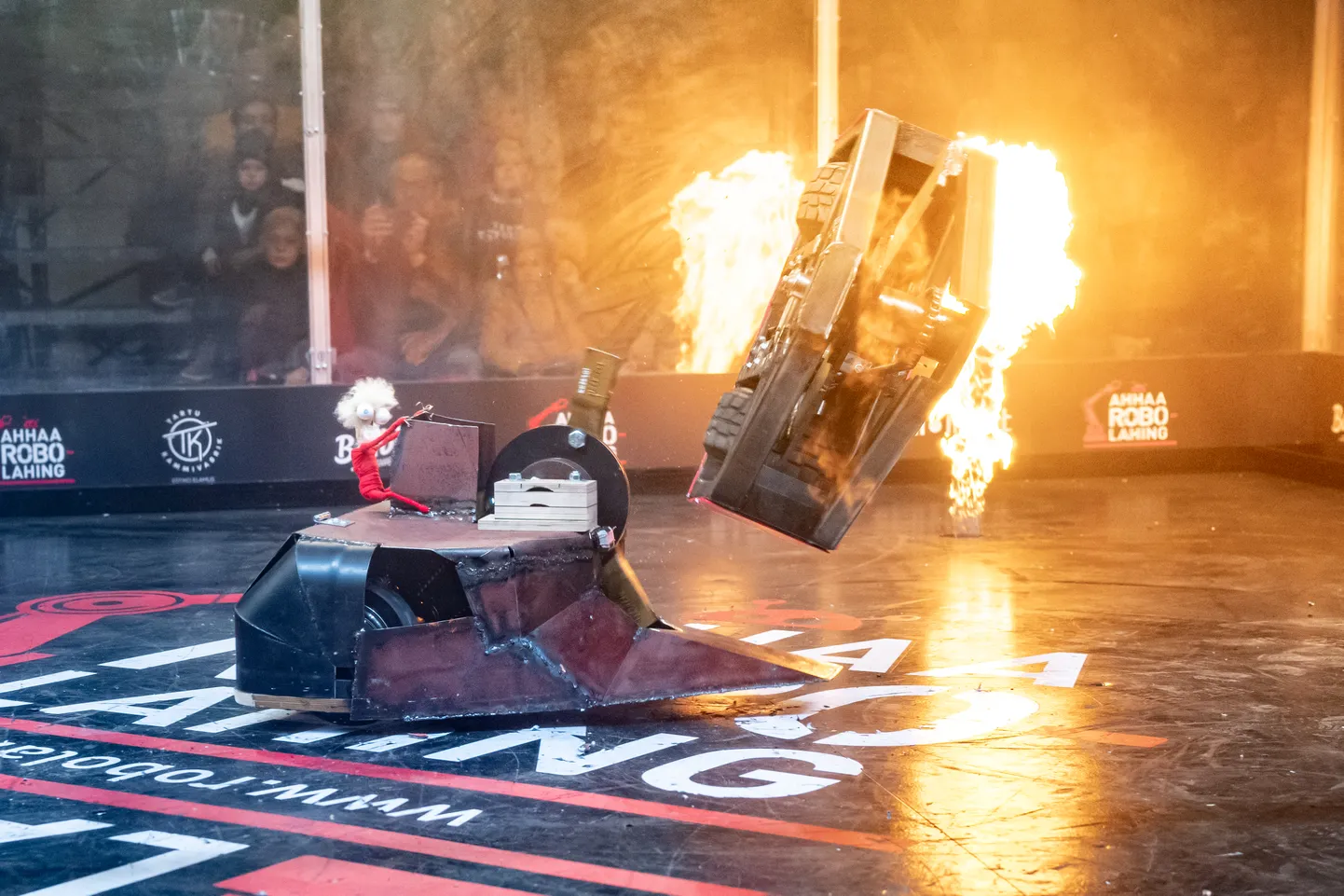 Eelmisel aastal võistlesid veel vaid täiskasvanud, sel korral saavad oma oskused robotite karmis lahingus proovile panna ka õpilased.
