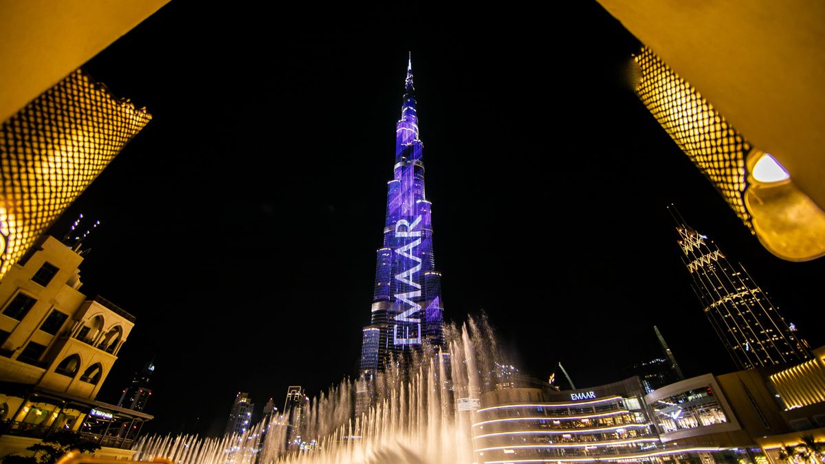 Pasaules augstākā celtne Burj Khalifa - tās augstums ir 828 metri