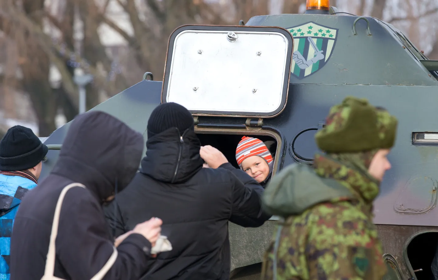 Kaitseliit näitas tehnikat Lauluväljakul