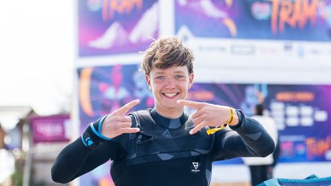 GALERII ⟩ 15aastane Pärnu lohesurfar säras maailma tippvõistlusel