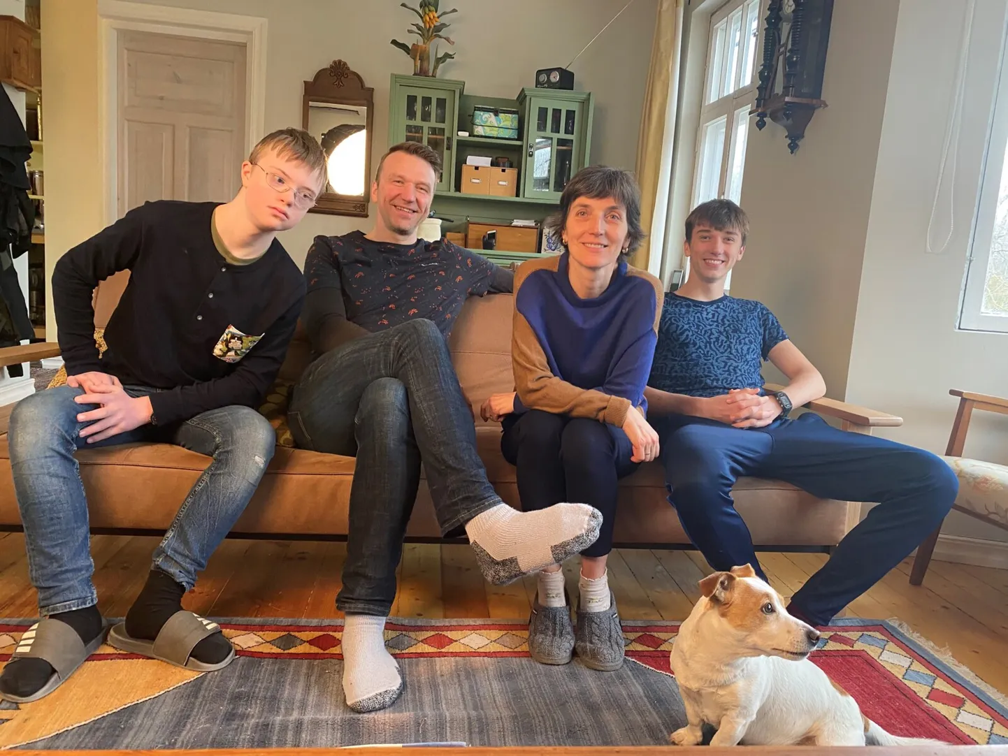 Perekond Hermakülad: Kaarel (15), Hannes (51), Iiri (52), Erik (18) ja koer Bob (9)