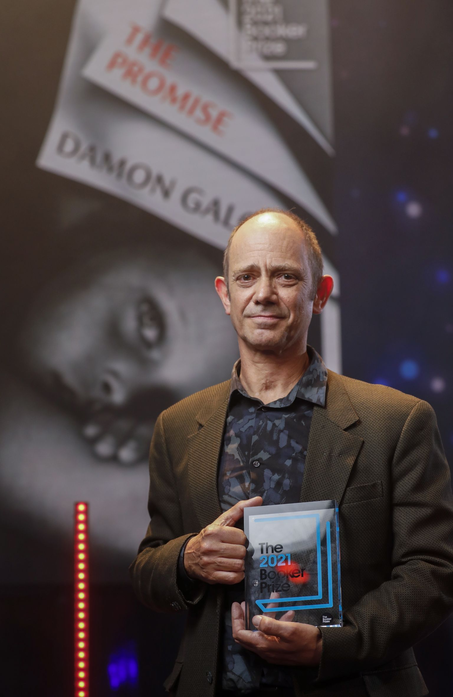 2021. aastal pälvis Bookeri kirjanduspreemia lõuna-aafriklasest näitekirjanik Damon Galgut.