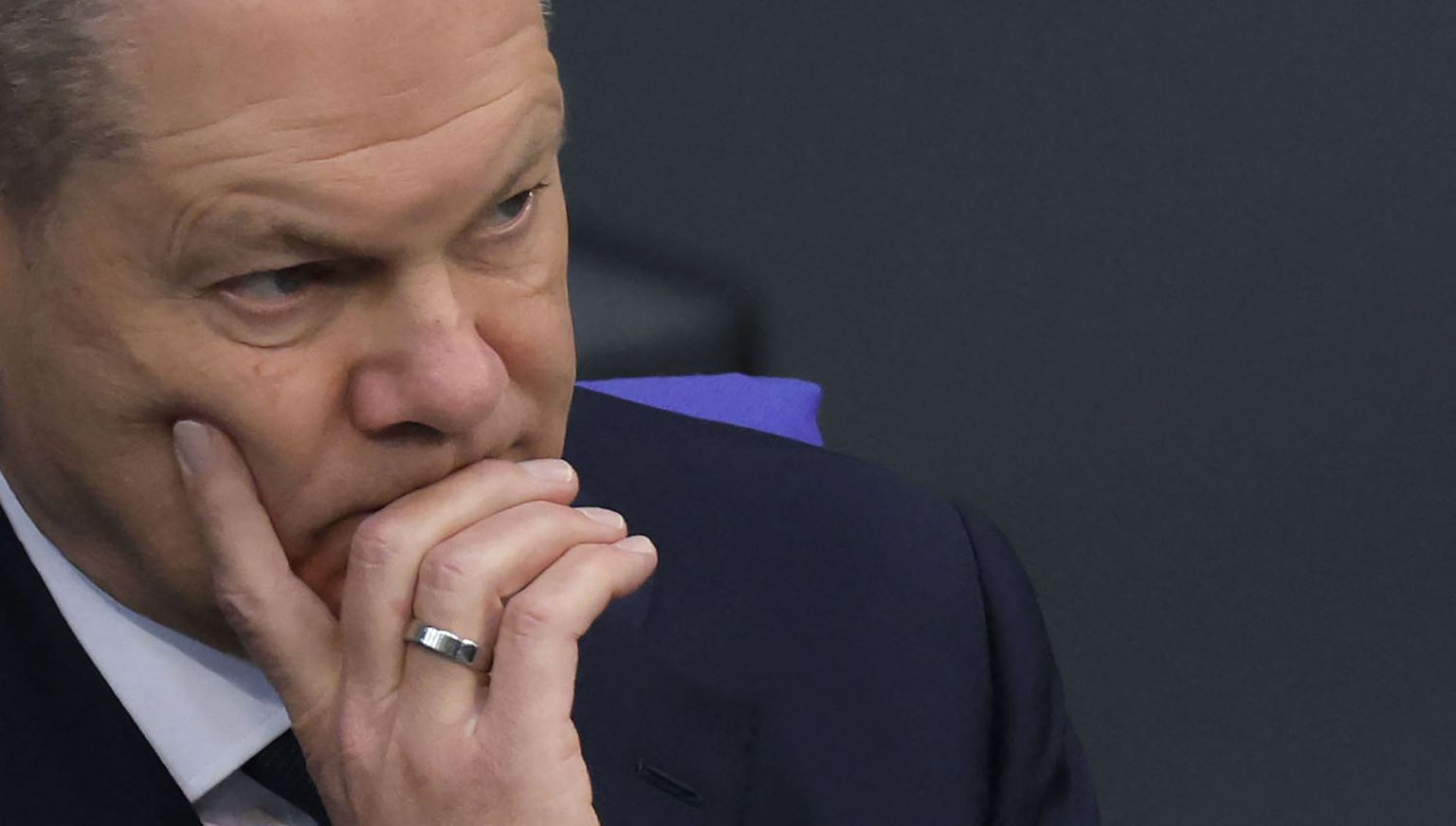 Scholz Bundestagis 2. märtsil 2023.