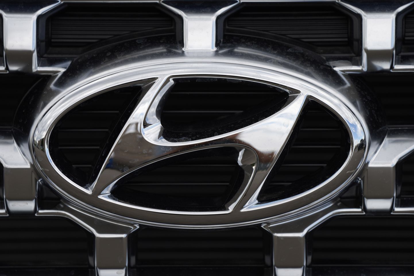 Hyundai logo.
