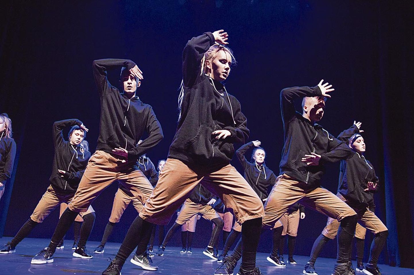 Kuldne Karikas tõi Pärnu kontserdimajja rekordilise 1400 tantsijat mudilastest ja koolinoortest täiskasvanuteni.