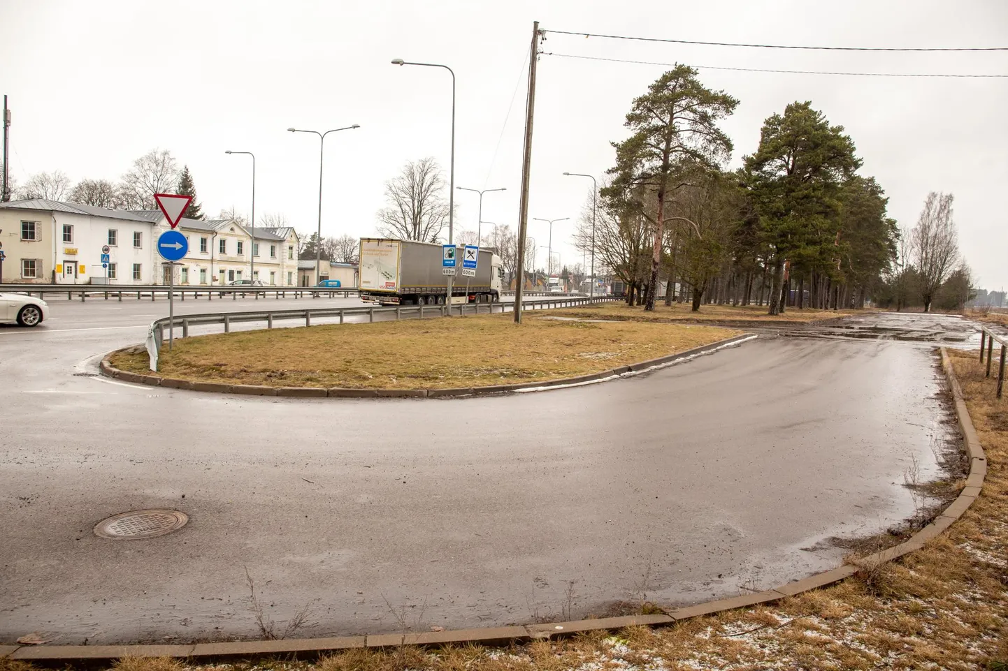 Osa kunagise raudteejaama maa-alast, kuhu tanklat kavandatakse, jääb Rail Balticu teekoridori.