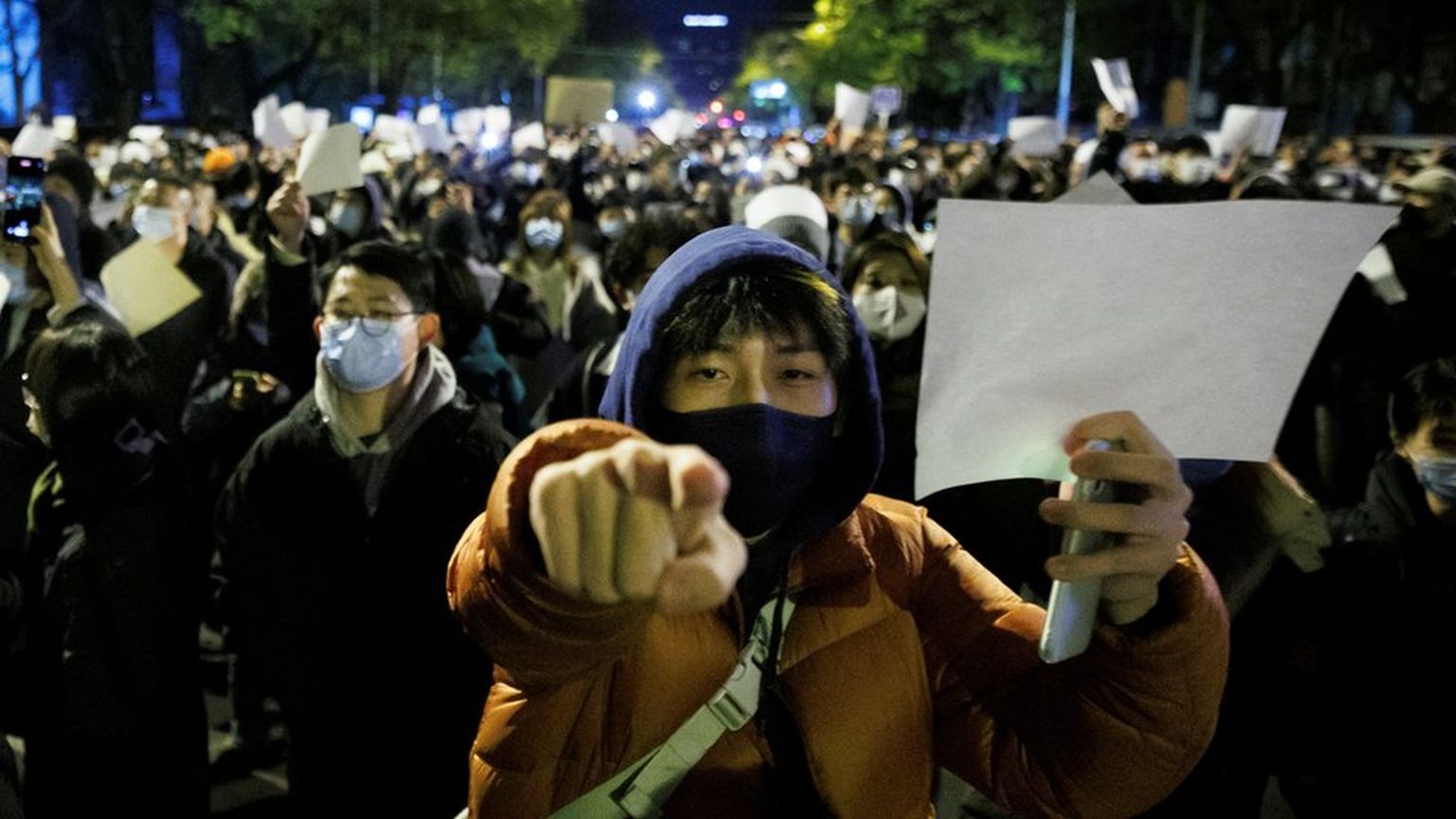 Белые листы бумаги становятся символом протеста в Китае