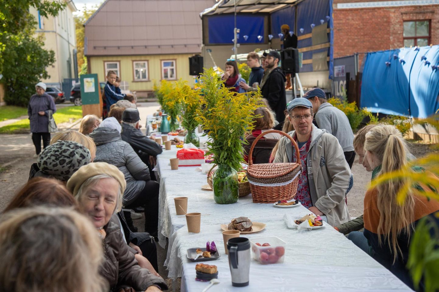 Möödunud aastal peeti Viljandi sünnipäeval pikalauapidu Liivi tänaval.