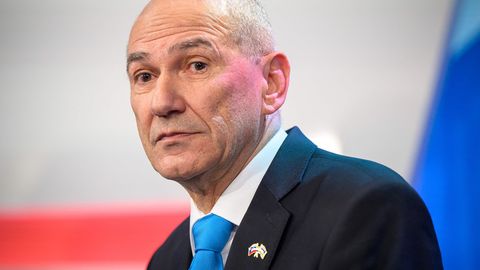 Slovēnijā top jauna valdība ES kritiķa Janšas vadībā