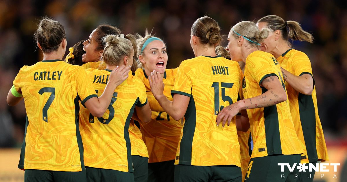 Australske og New Zealandske fotballspillere starter verdensmesterskapet med seire