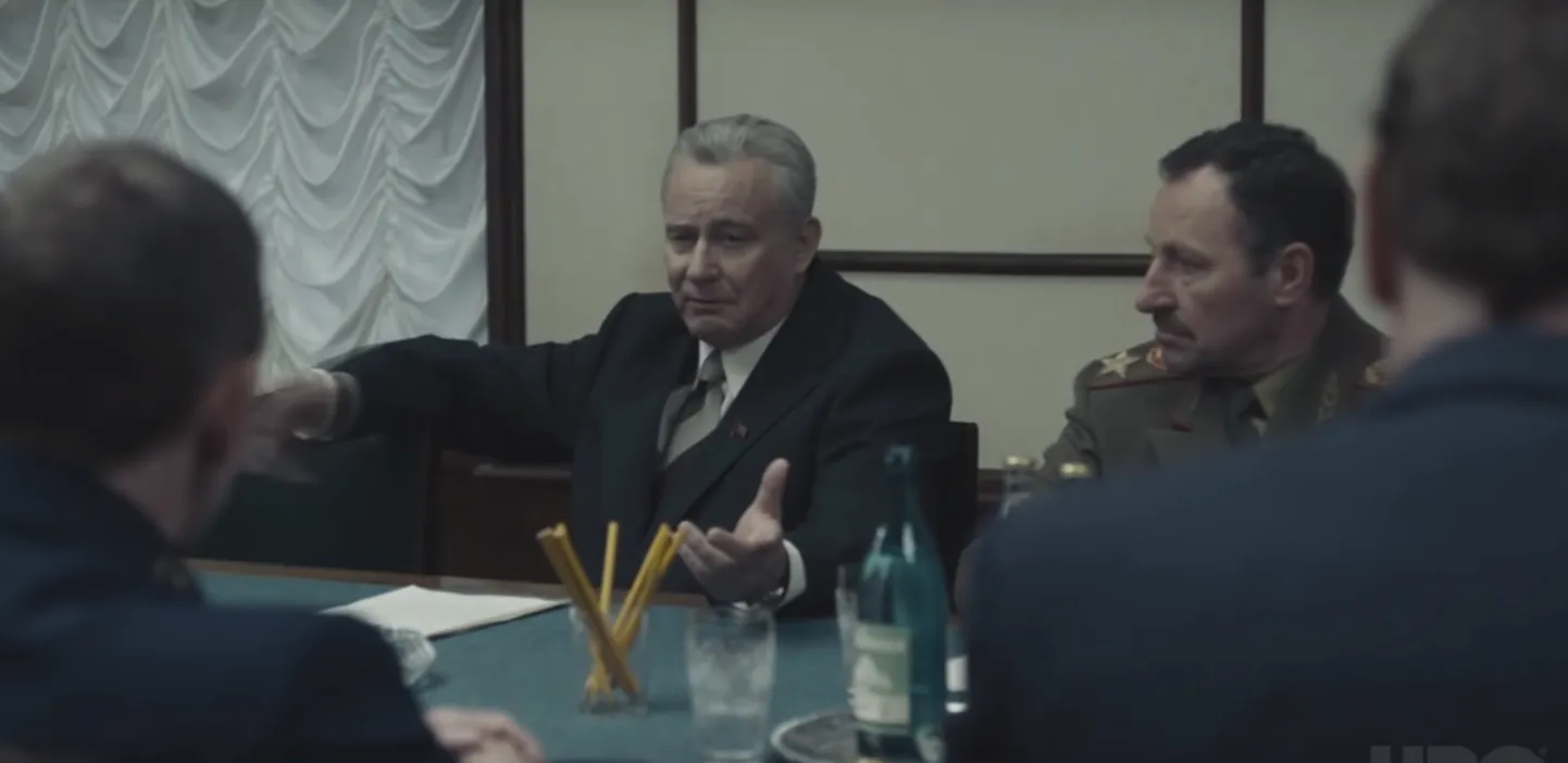 Стеллан Скарсгорд сыграл Бориса Щербина в сериале "Чернобыль" от HBO.