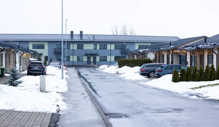 Saialille 37 pidi esialgse planeeringu järgi olema sarnane, nagu ümberkaudsed eramud, kuid nüüd on selge, et ses kahekorruselises majas on 16 korterit.