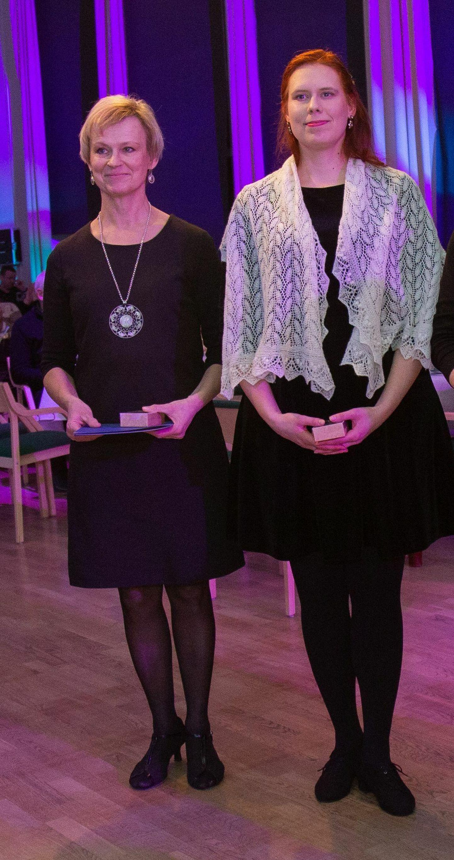 Viljandi gümnaasiumi õpetajad Ave (vasakul) ja Kertu Alvre kandideerivad tandemina Eesti parima huvialaõpetaja tiitlile.
