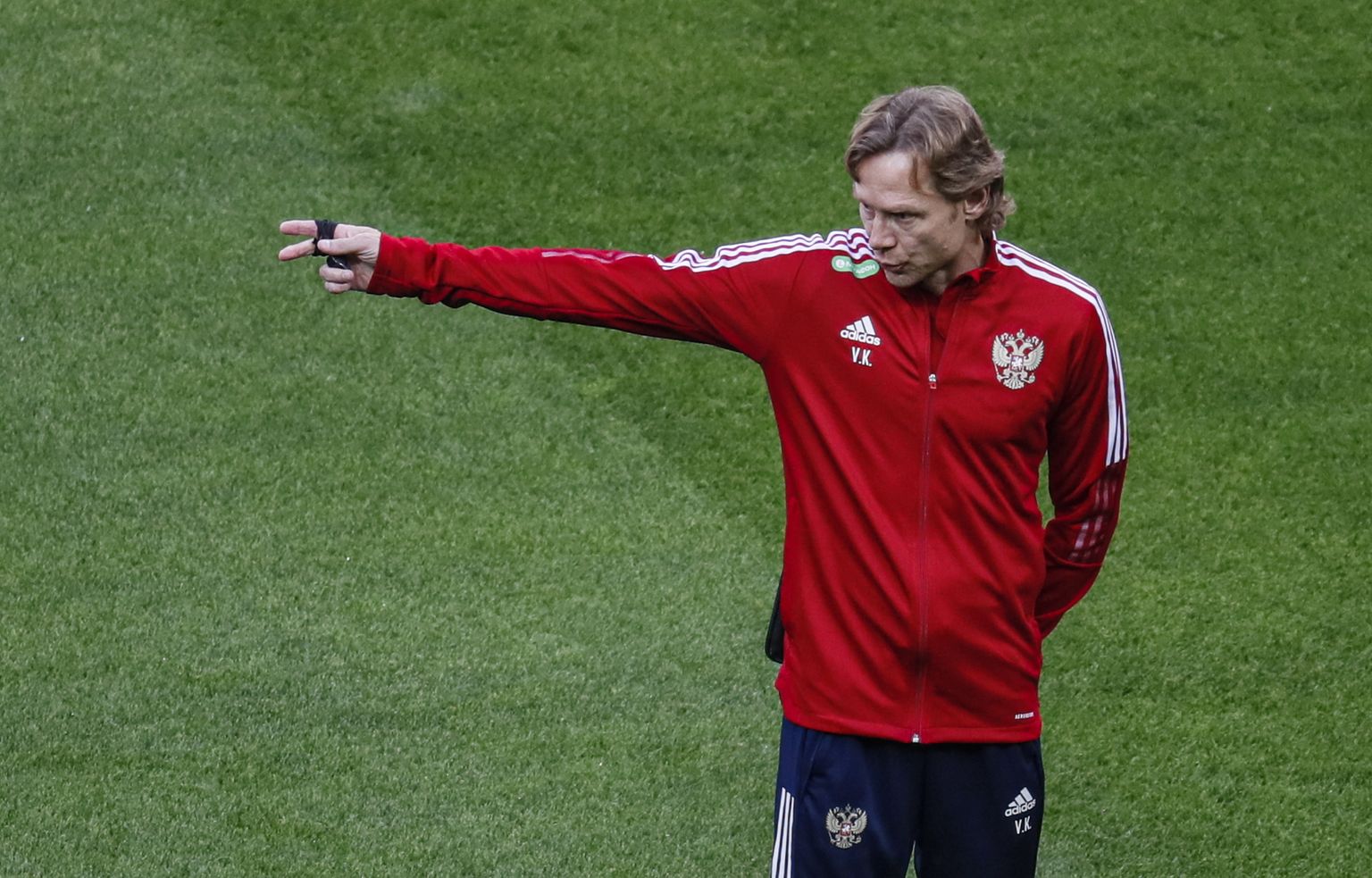 Валерий Карпин.