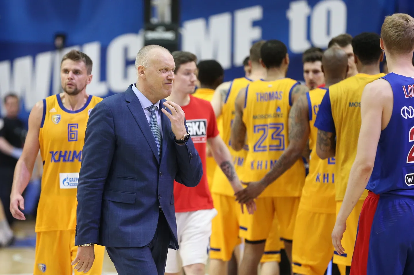 Himki meeskonna hooajalõpp ei möödunud just parimal moel. Esiplaanil peatreener Rimas Kurtinaitis.