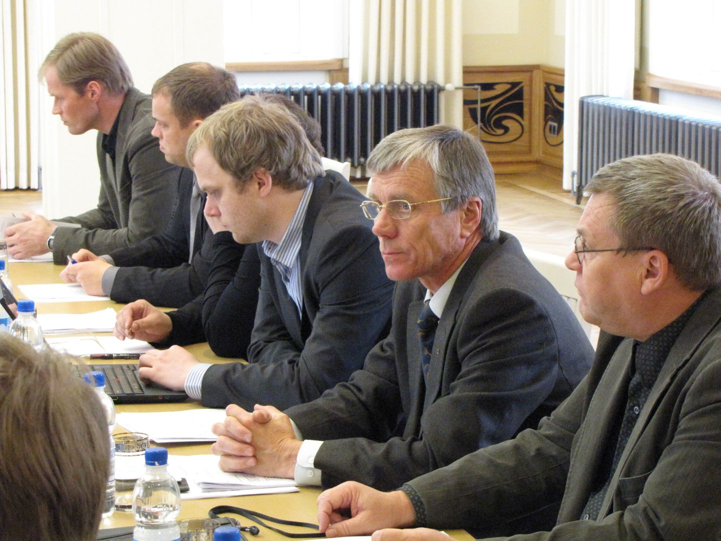 Paide linnavolikogu Reformierakonna fraktsioon: Tarmo Alt (vasakult), Janno Lehemets, Joosep Kõljalg, Vello Talviste ja Andres Müürsepp.