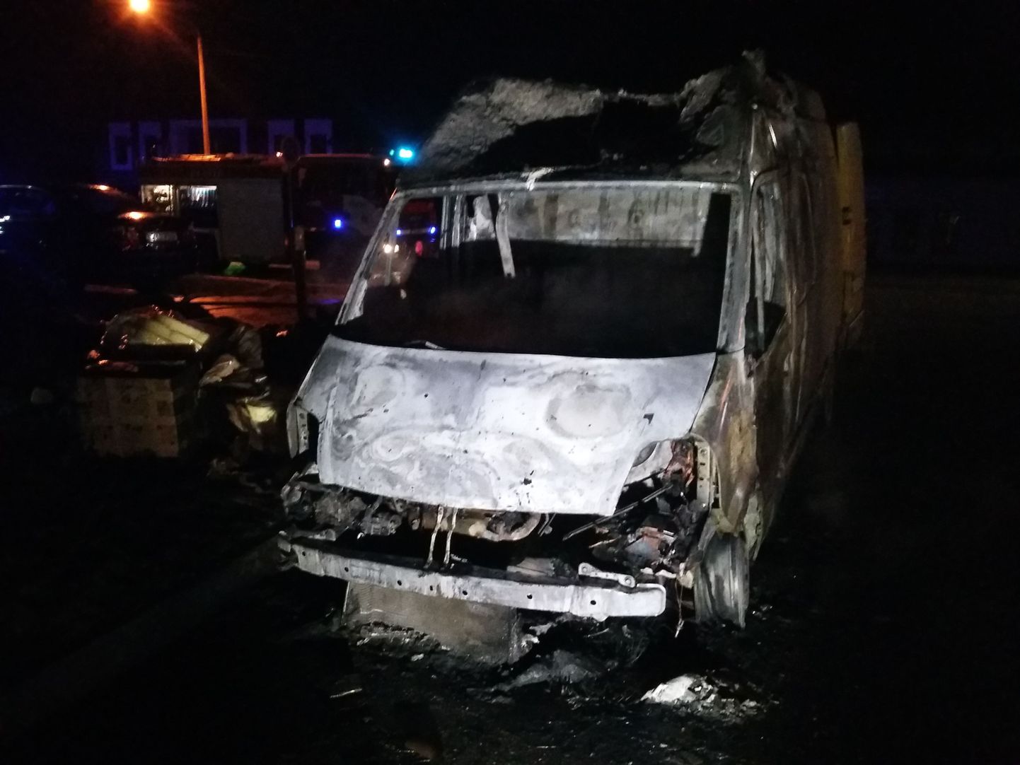 В Тарту сгорел фургон.