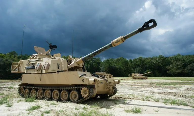 In recent years, Americans have increased their military presence in Europe, including artillery power, which can fire a guided missile up to 40 kilometers away. Photo: US Army/Richard Wrigleyin Europe. Pictured is the US self-propelled long-range howitzer