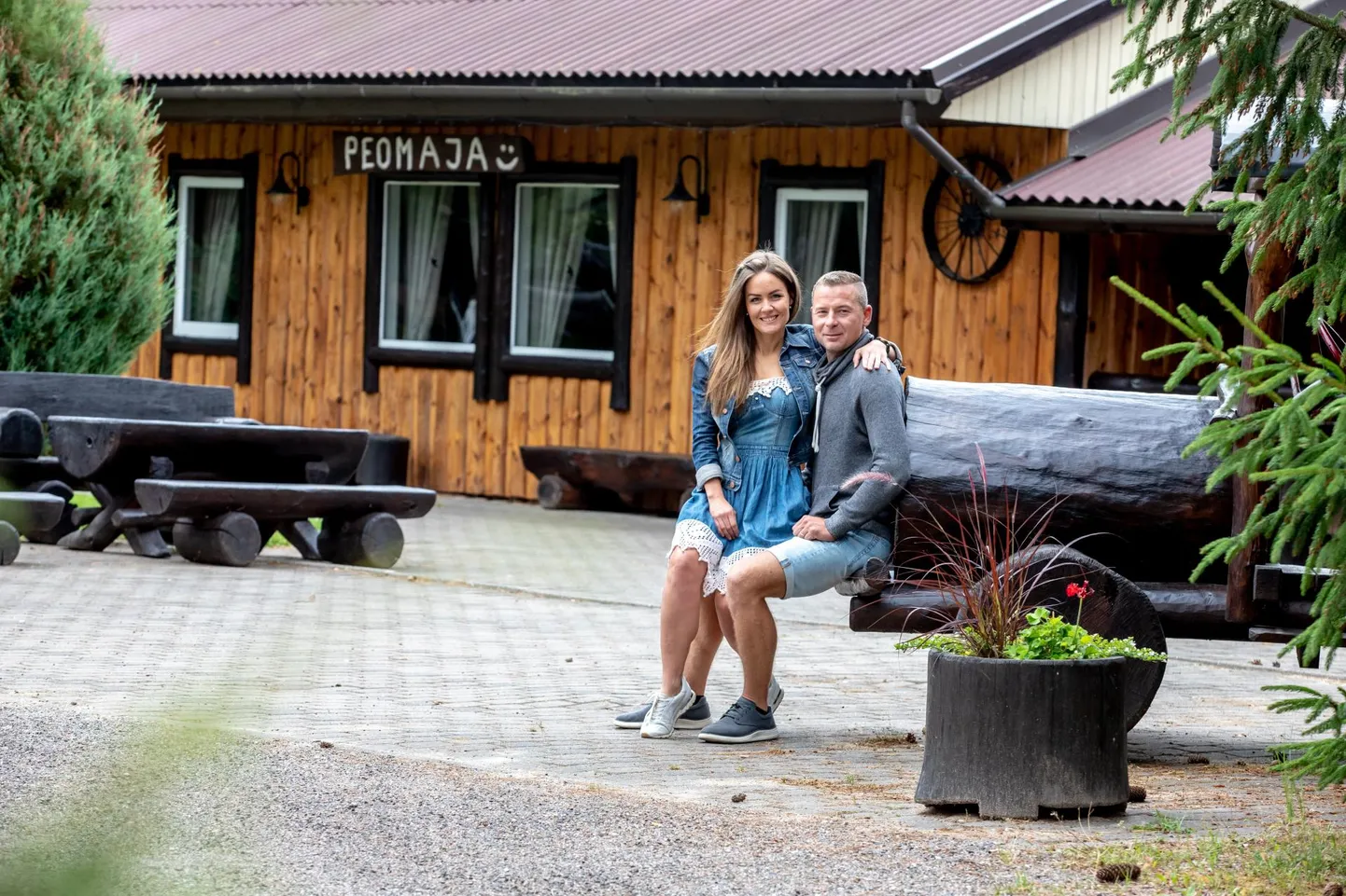 Uueda puhkekeskuse pererahvas Kati Uus-Soomets ja Mairo Soomets võõrustavad igal nädalavahetusel sadu inimesi.