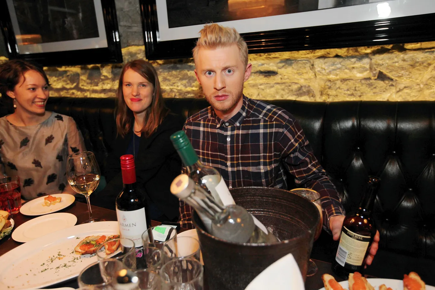 EMA 2015 afterparty Chicagos.
Ewert Sundja