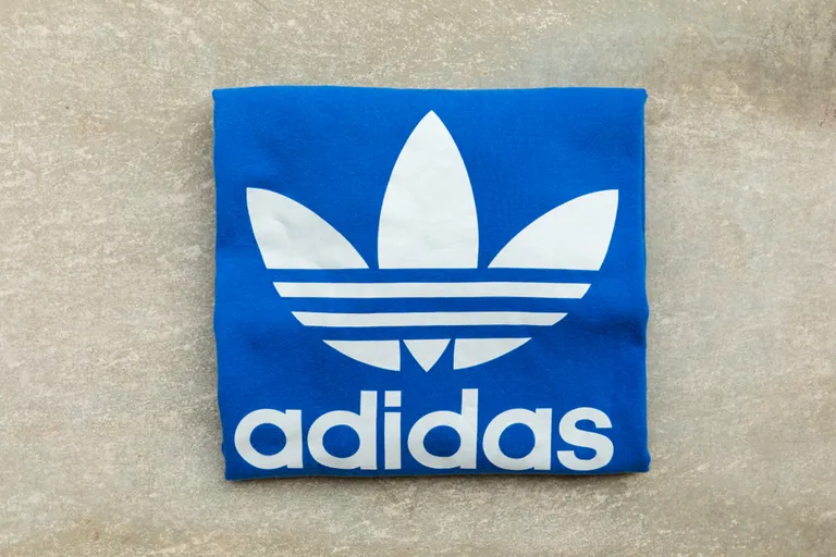 Adidas Trefoili logo.