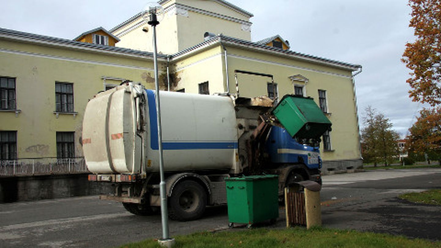 Kohtla-Järvel on iga korteriühistu või kinnistuomanik pidanud jäätmevedajaga ise lepingu sõlmima; linnavalitsuse korraldatud jäätmevedu viiks hinnad kindlasti alla.