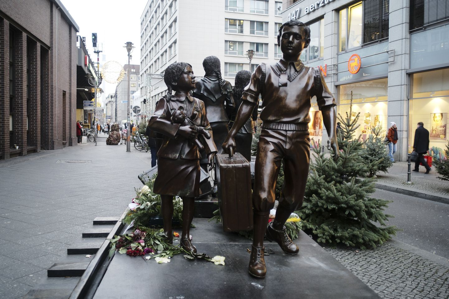 Berliinis asuv mälestusskulptuur Kindertransport'i raames Suurbritanniasse toimetatud lastele.