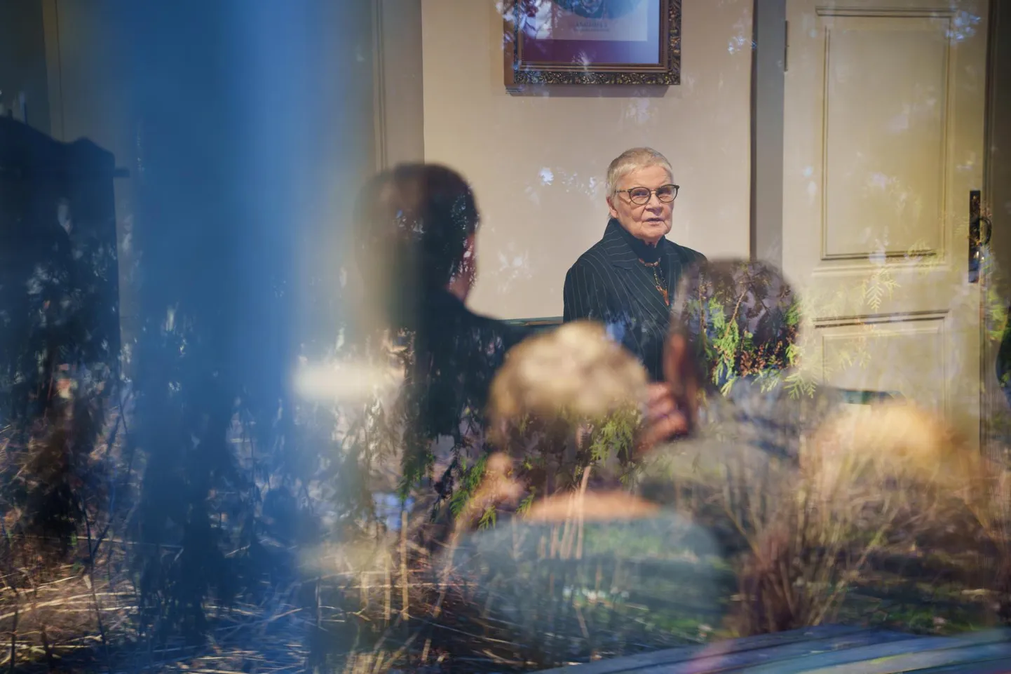 Merle Karusoo Pärnus Koidula muuseumis. Mälu ongi Karusoo tegemiste tuum.