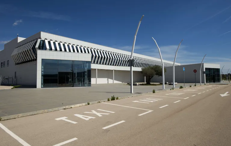 Castellón-Costa Azahari-nimeline lennujaam, Hispaania. Lennujaam avati 2011. aastal, kuid ehitusvigade, puuduvate lubade ning vähese ärihuvi tõttu seisab suuresti kasutuseta. Foto: AFP/SCANPIX