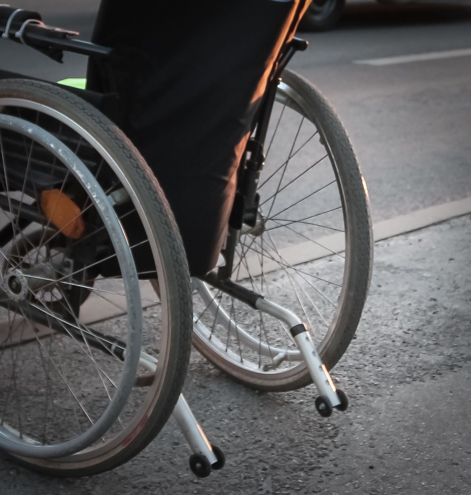 Инвалидная коляска. Иллюстративное фото.