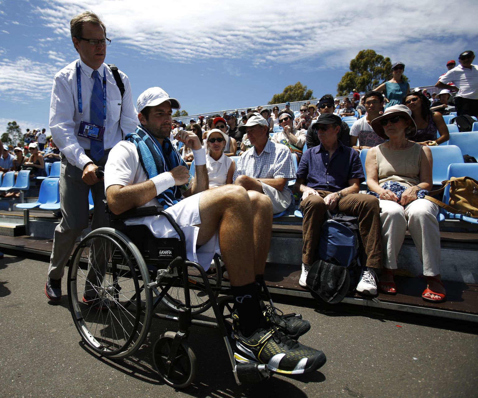 Brian Baker lahkus Austraalia lahtistel meistrivõistlustel väljakult ratastoolis.