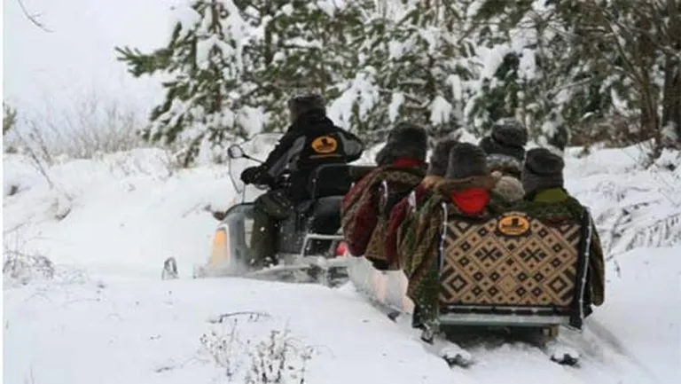 Kamanu izbrauciens pa sniegotajām Daugavas ārēm 