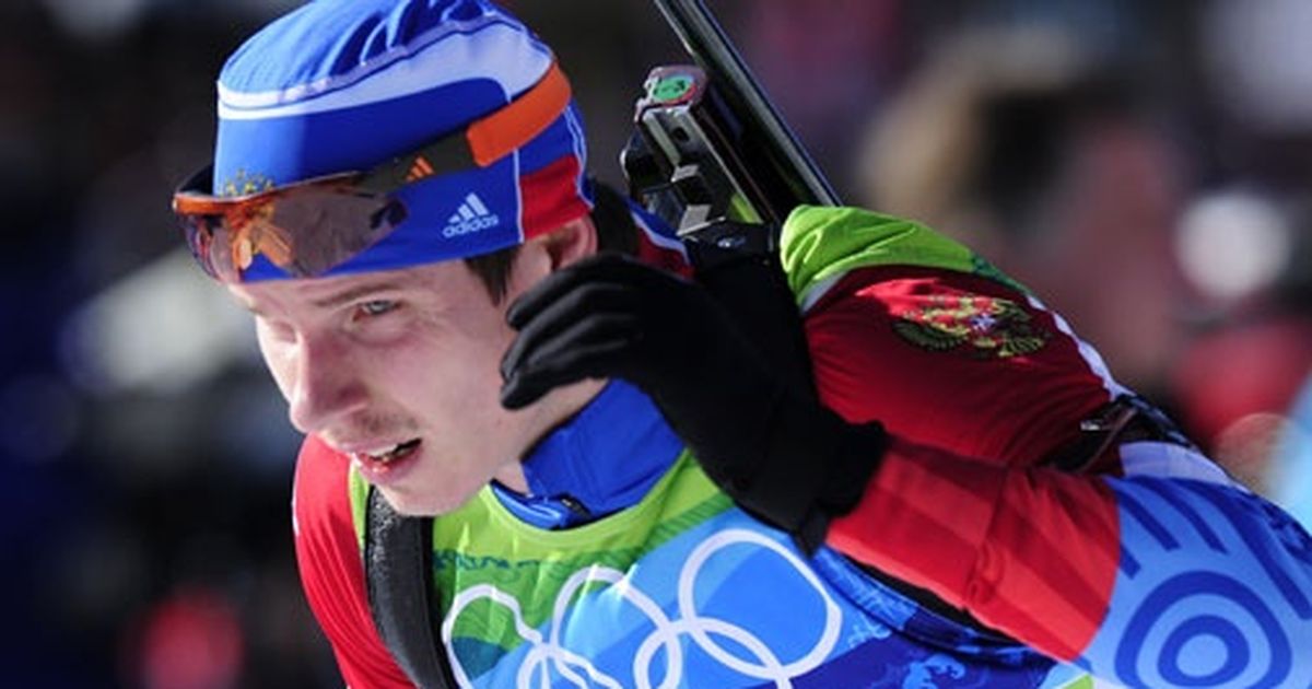 30 спортсменов