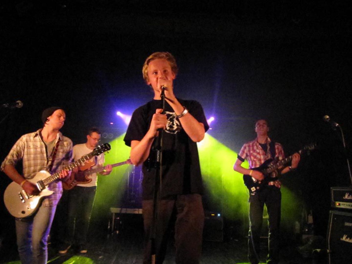 Täna esineb bänd Hundinui Tallinnas Vabaduse platsi lokaalis.