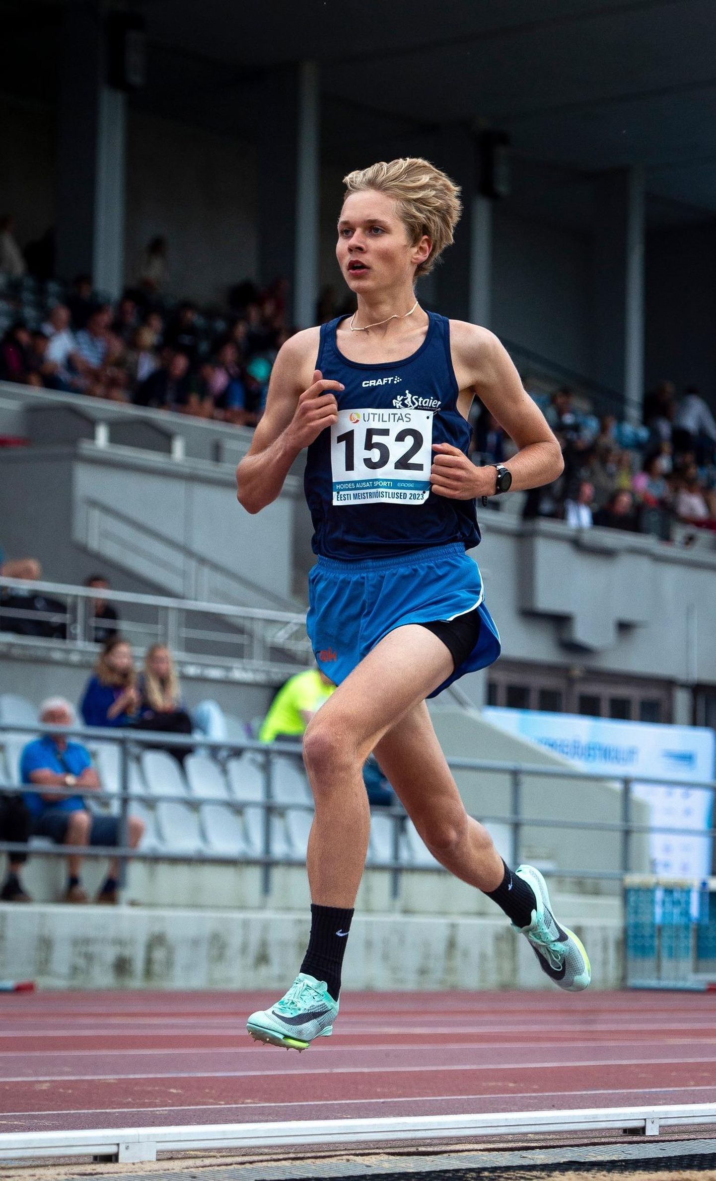 Järgmisel nädalal Euroopa U-20 vanuseklassi meistrivõistlustel Jeruusalemmas võistlev Morten Siht teenis Eesti meistrivõistlustel meeste 5000 meetri jooksus isikliku tippmargiga hõbemedali.