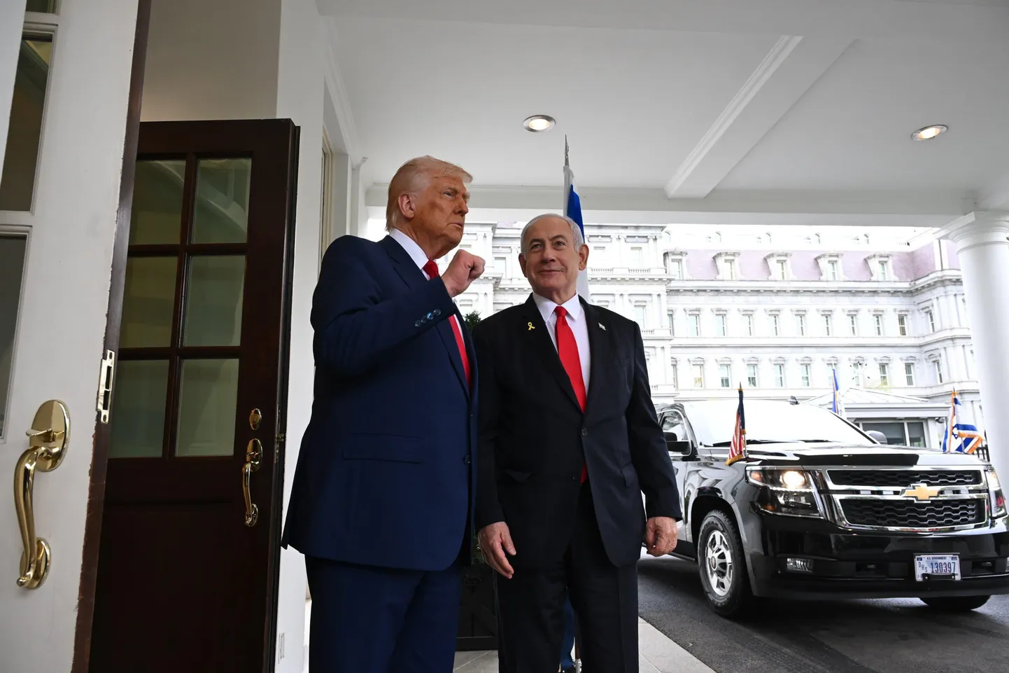 Netanyahu ja Trumpi «ennetava sõja» eest peavad nüüd maksma ka kogu maailma majapidamised. Võib aga loota, et kui Trump on seotud Iraani ja Iisraeliga, siis saab Euroopa juhtida Ukrainaga seotud strateegilist tegevust.