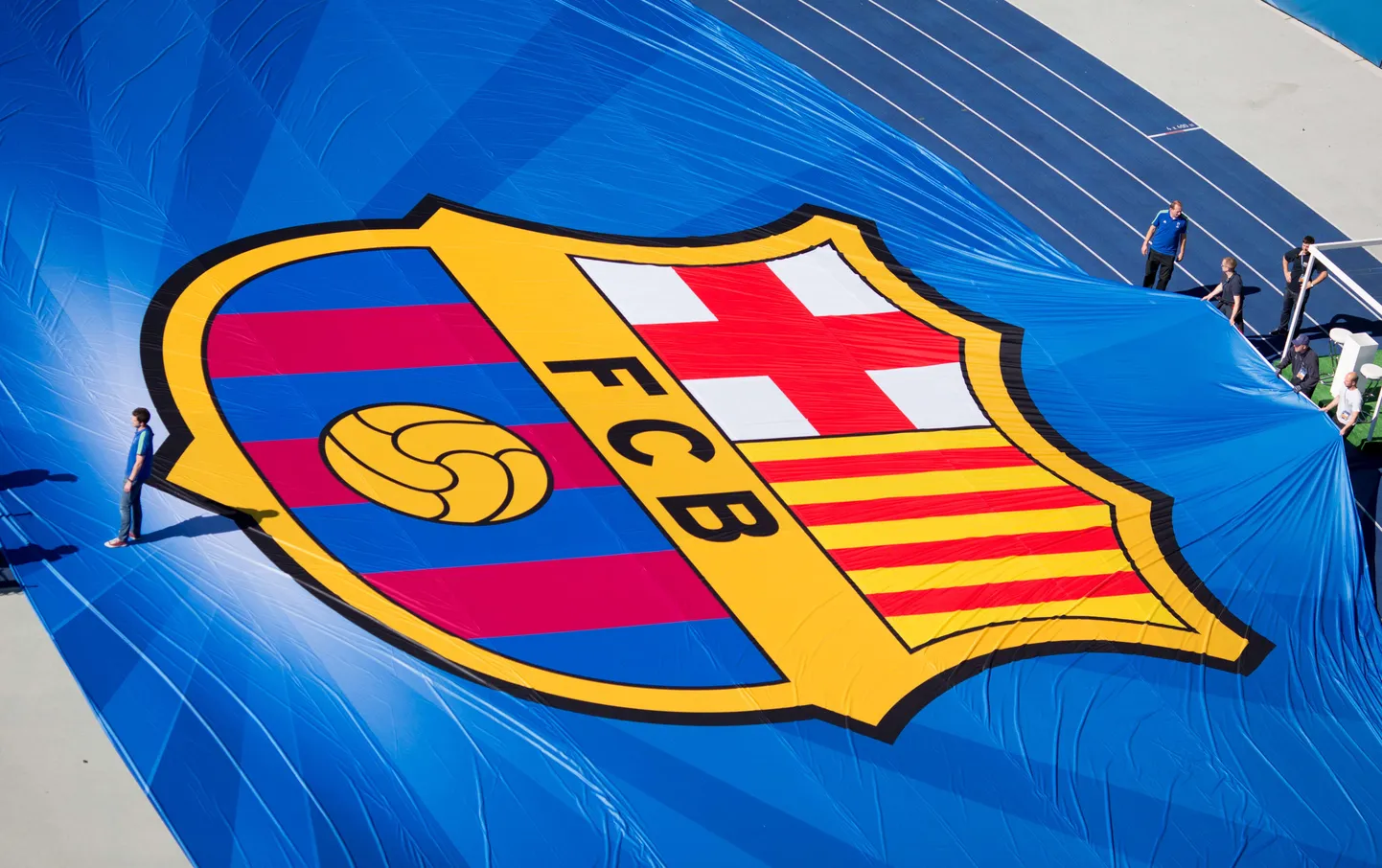 FC Barcelona logoga plagu Berliini Olümpiastaadionil enne Meistrite liiga finaalmängu 2015. aastal.