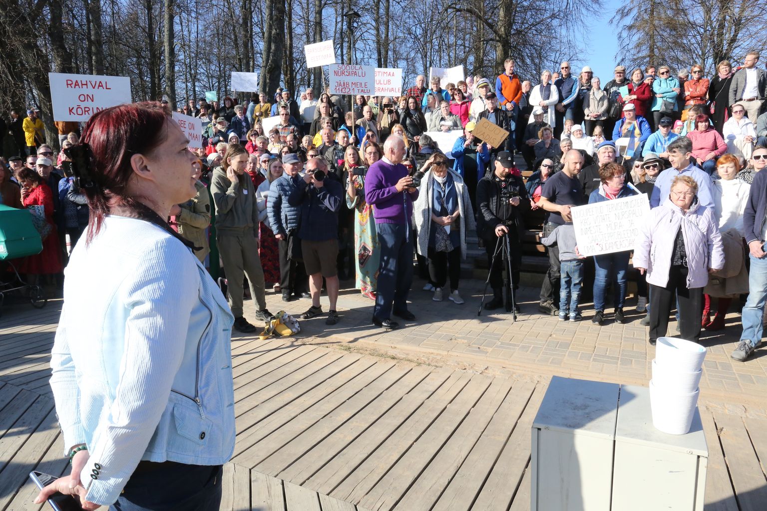 Maarika Niidumaa Nursipalu laiendamise vastu korraldatud meeleavaldusel 22. aprillil Võrus.