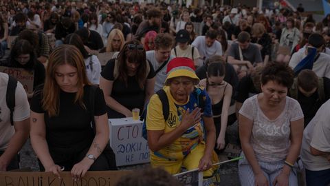 WSJ ⟩ Isegi sõjaajal hoiab Ukraina ühiskond presidendivõimul päitsed peas