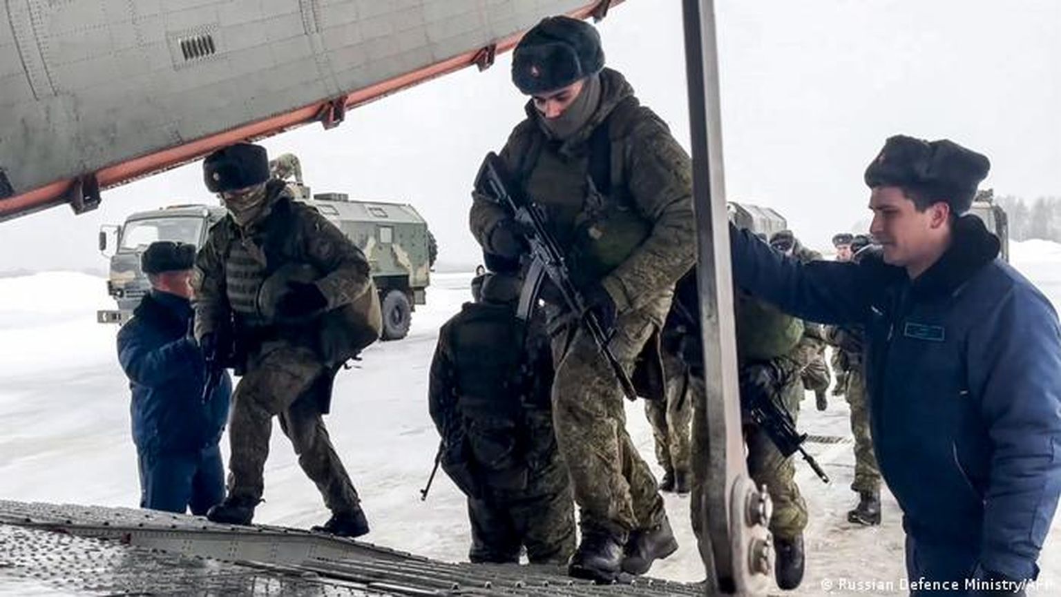Отправка российских военнослужащих для участия в операции ОДКБ в Казахстане, 6 января 2022 года