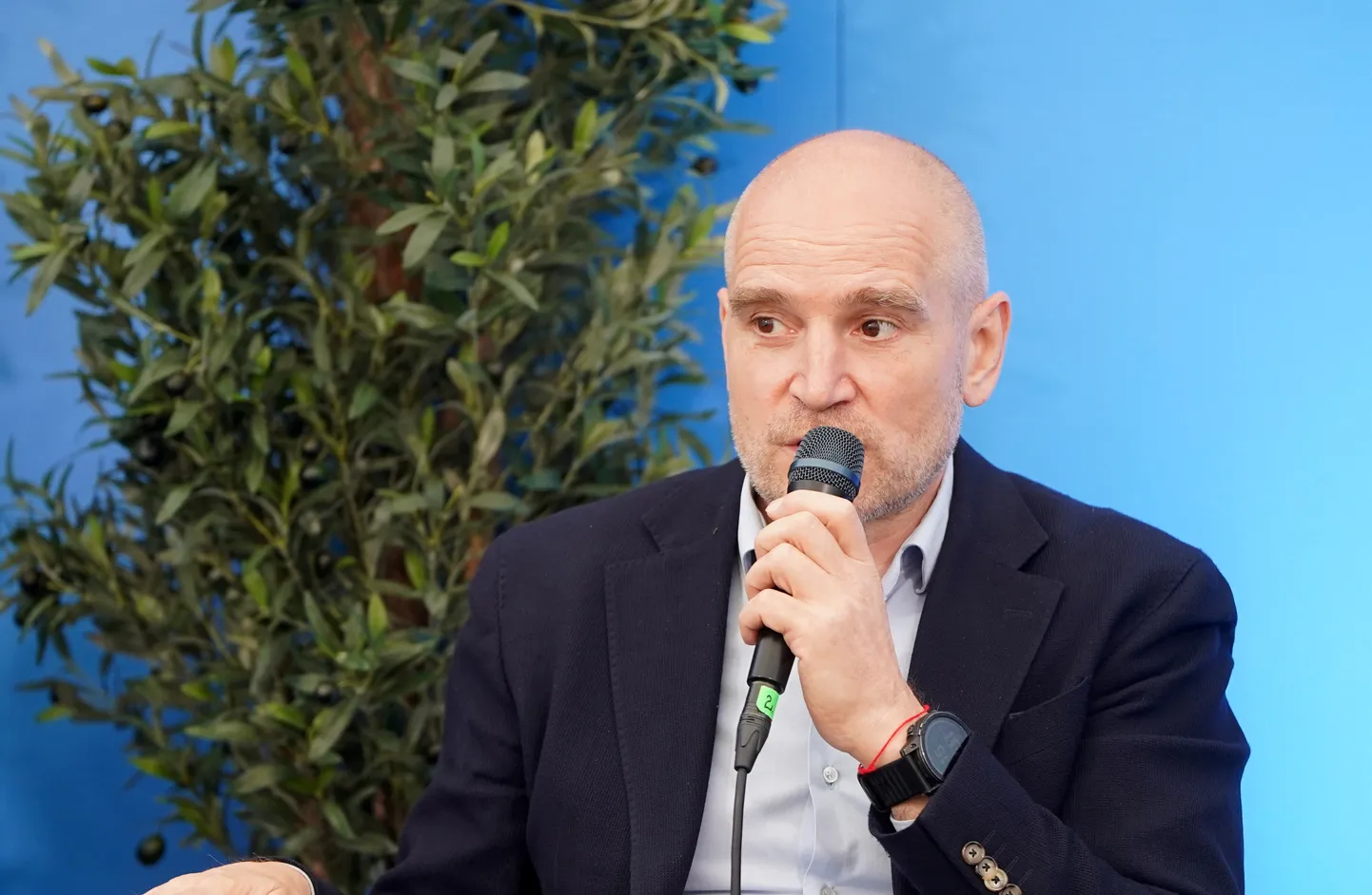 Uzņēmējs un ekonomists, SIA "Primekss" valdes priekšsēdētājs Jānis Ošlejs piedalās diskusijā "Latvija - bagātākā valsts Eiropā jeb Vai mēs esam spējīgi radīt lielas idejas un izvirzīt lielus valstiskus mērķus?" sarunu festivāla "Lampa" otrajā dienā Cēsu pils parkā.
