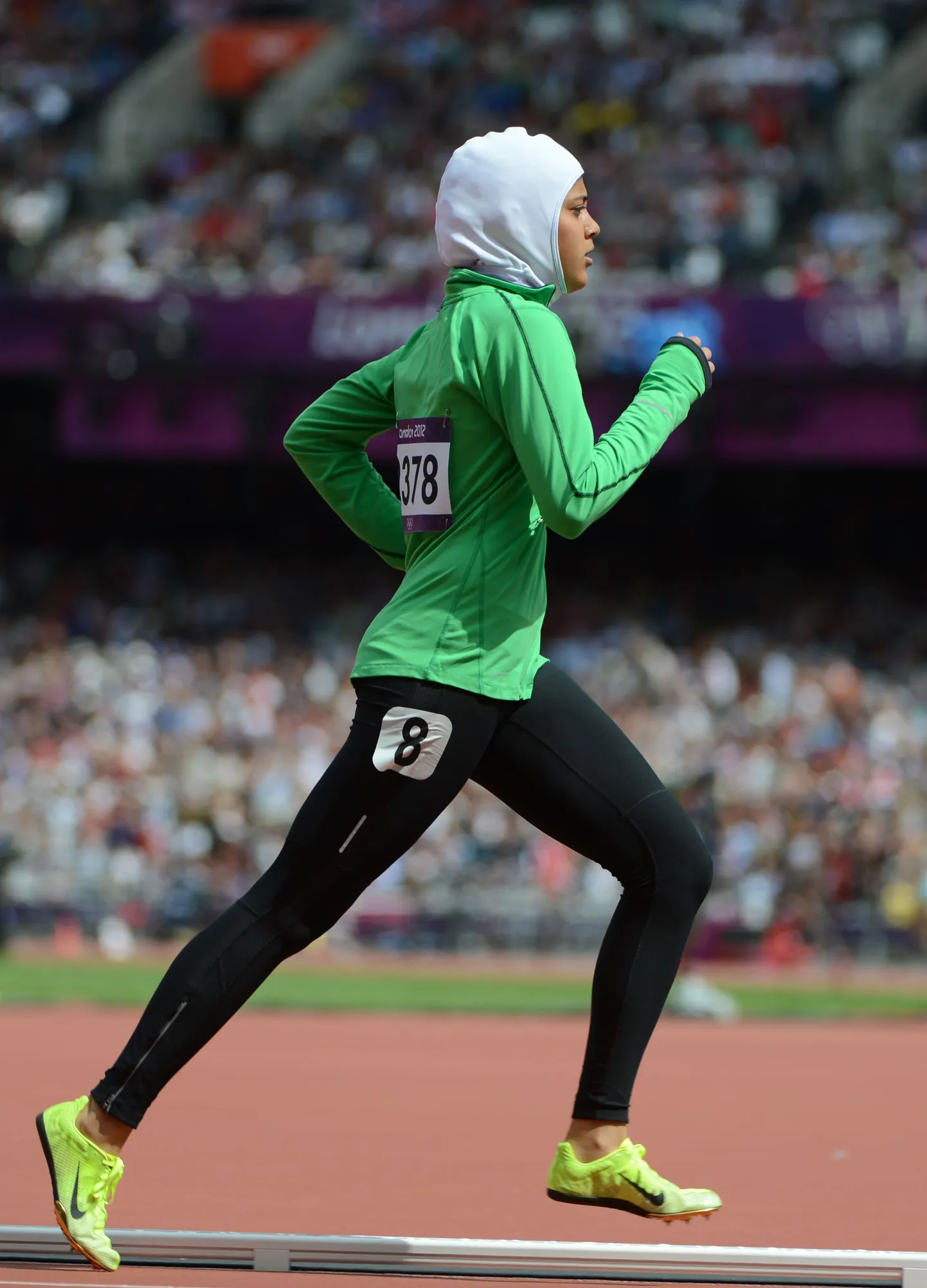 Saudi Araabia 800 meetri jooksja Sarah Attar tegi olümpial ajaloolise võistluse.