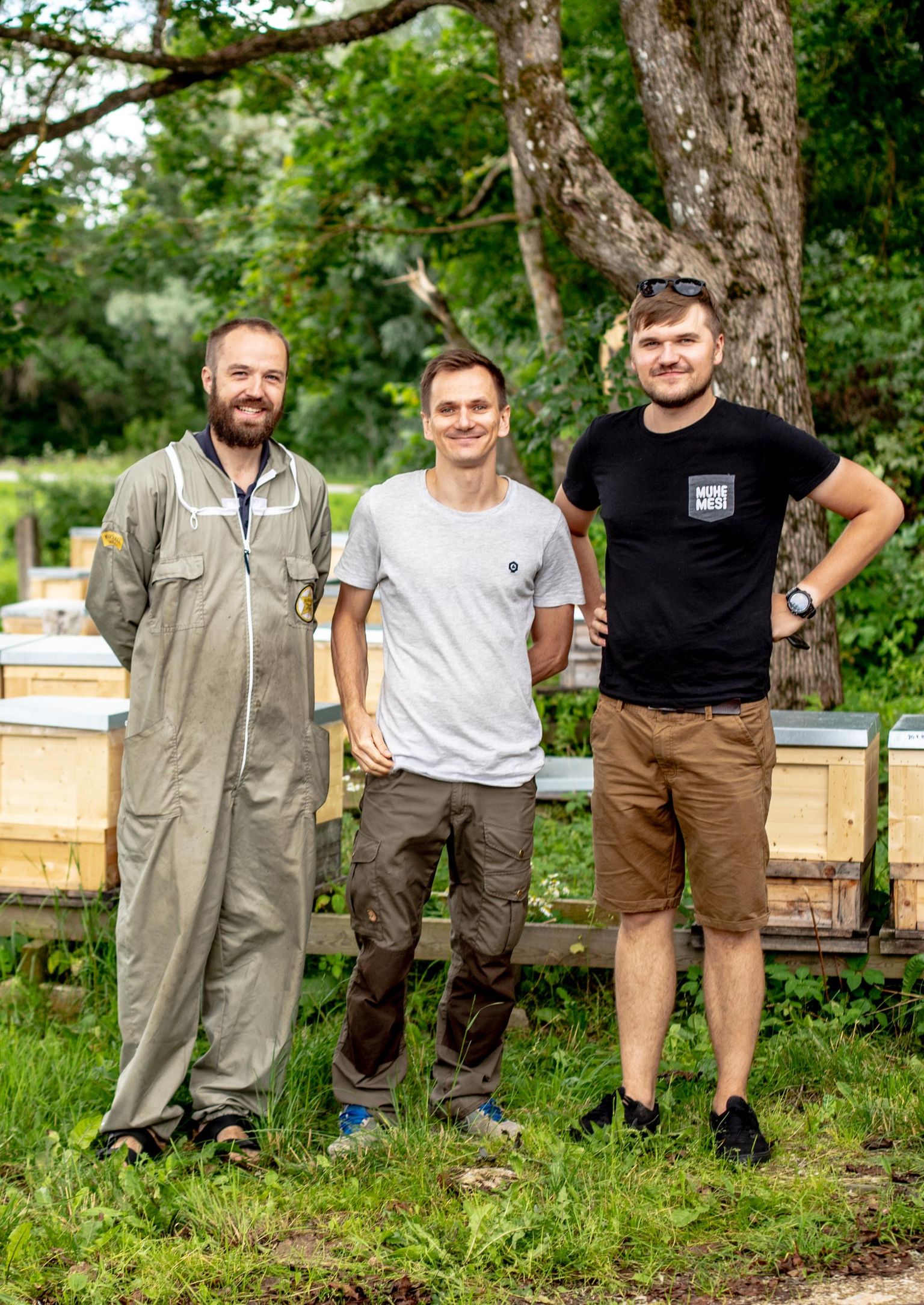 Väike-Maarjas asuv meetootmine on kolme mehe koostööprojekt. Mahemeega tegeleb peamiselt Harro Rannamets (keskel), tavatoomisega Mart Kullamaa (vasakul) ja Sander Sulane.