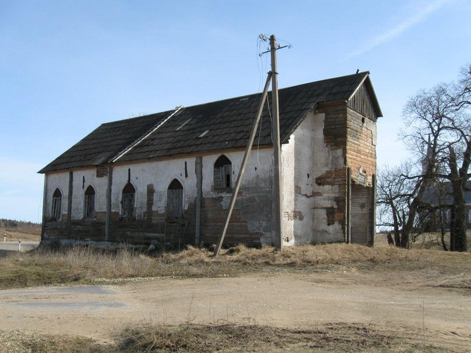 Praegu näeb Tudulinna vana kirik välja üsna samasugune kui sel kümne aasta tagusel pildil.