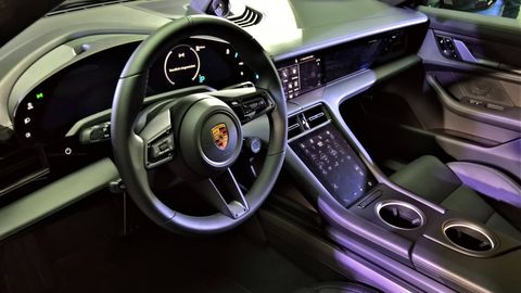 Видео: компания Porsche представила электрический универсал Taycan Cross Turismo