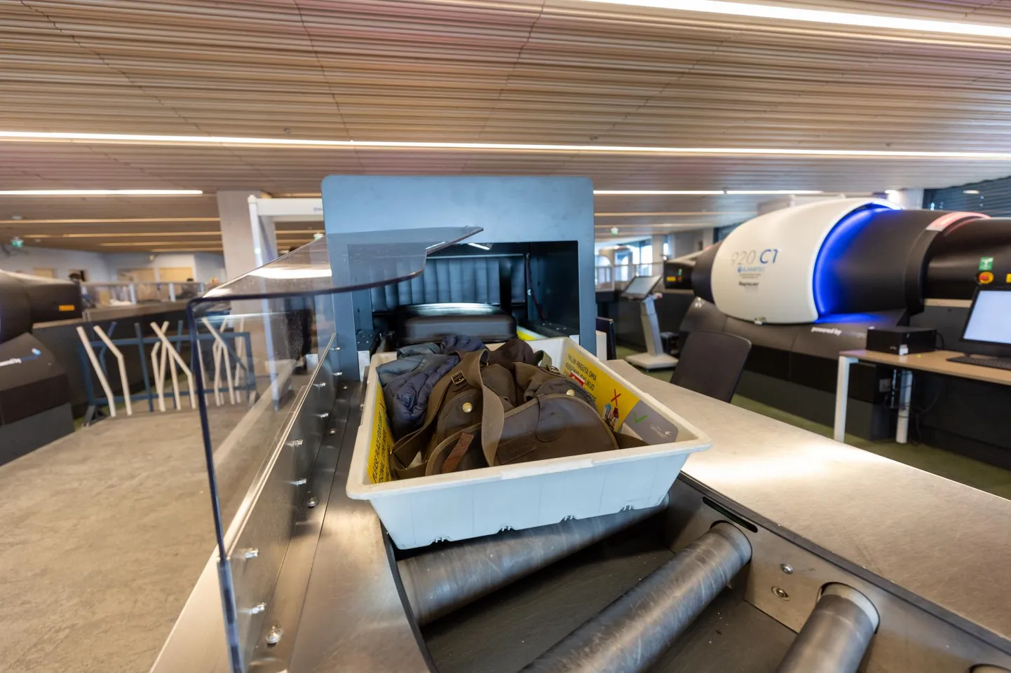 Tallinna lennujaamas hakkab taas kehtima piirang, kus käsipagasisse pakitavad vedelikud peavad olema kuni 100-milliliitristes mahutites.