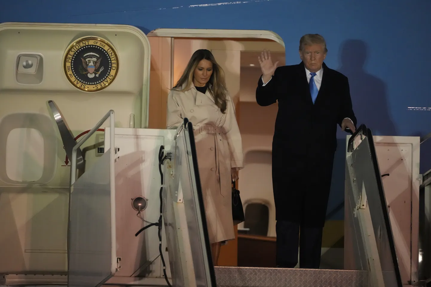 USA president Donald Trump jõudis reedel koos esileedi Melania Trumpiga Itaalia pealinna paavst Franciscuse matustele.