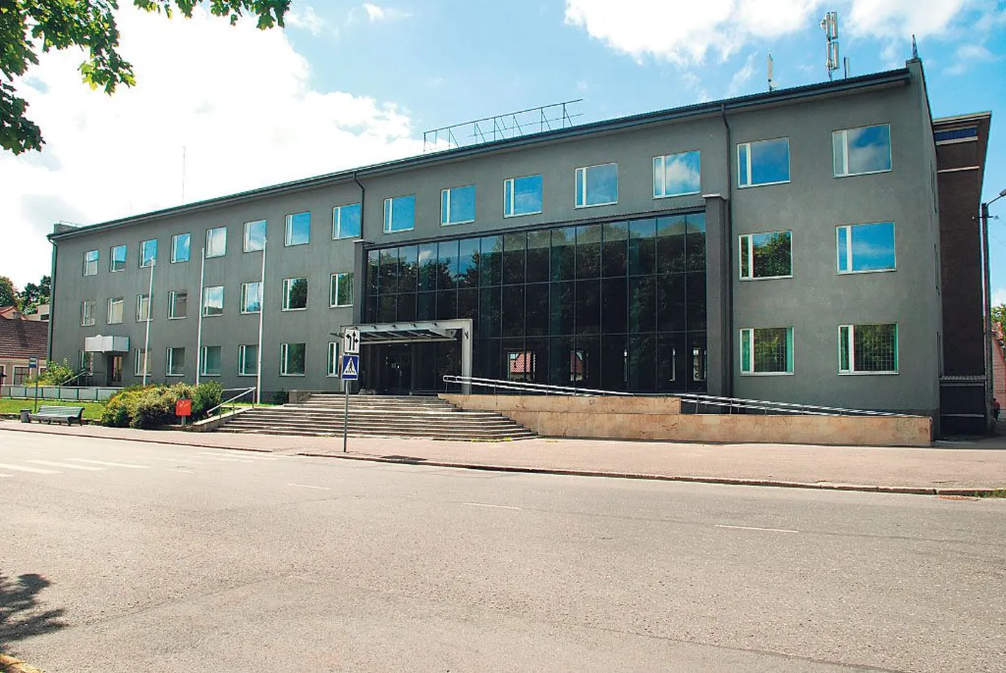 Omaniku ettekujutust mööda võiks Akadeemia 7 kujuneda ärikeskuseks, kus pärast lisakorruse ehitamist võiks kahel kõrgemal korrusel paikneda korterid.