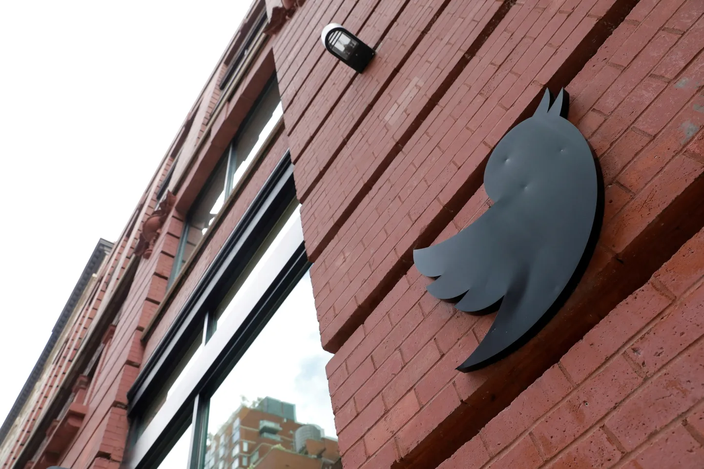 Twitteri logo New Yorgi kontorihoonel. Foto on illustreeriv.